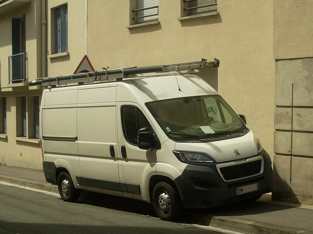 Peugeot Boxer 2014 | BarnCas | CC BY-SA 4.0 | commons.wikimedia.org
