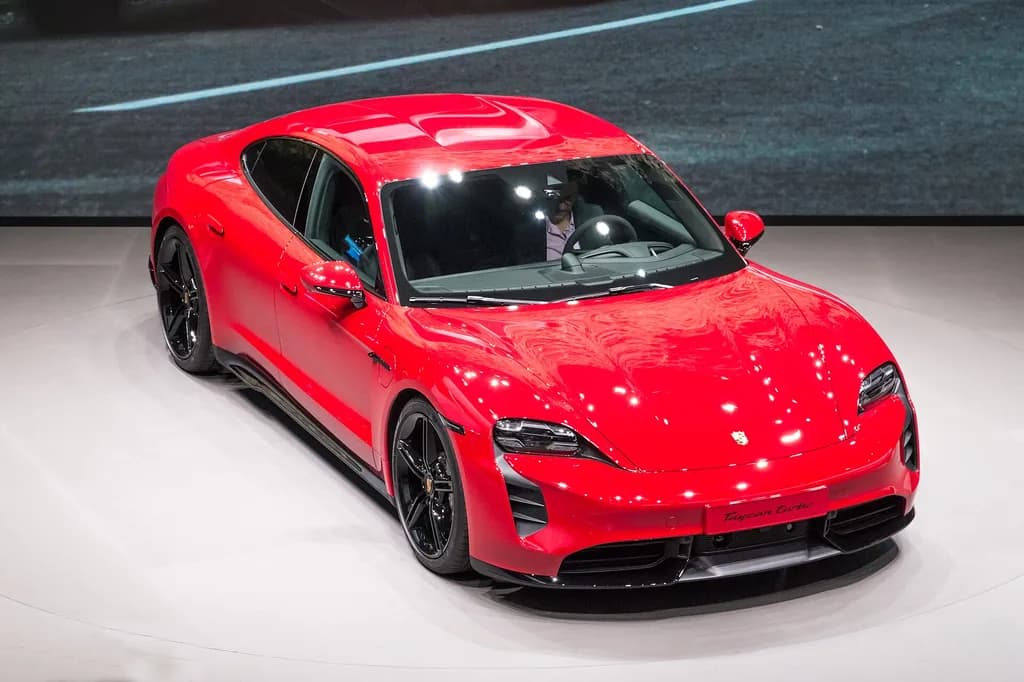 Porsche Taycan 2027 | Johannes Maximilian | CC BY-SA 4.0 | commons.wikimedia.org