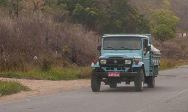 2001 Toyota Band.jipe Cap.de Aço Chas. Curto Diesel