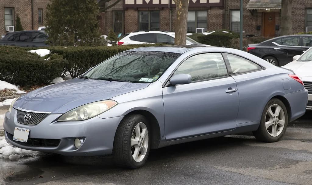 Toyota Camry 2006 | Mr.choppers | CC BY-SA 4.0 | commons.wikimedia.org
