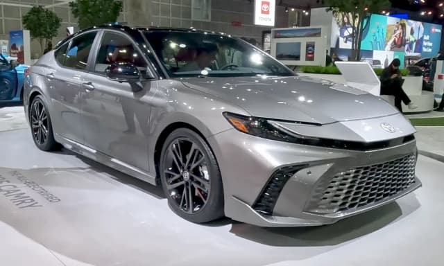 2025 Toyota Camry Xle 2.5 16V Aut. (híbrido)