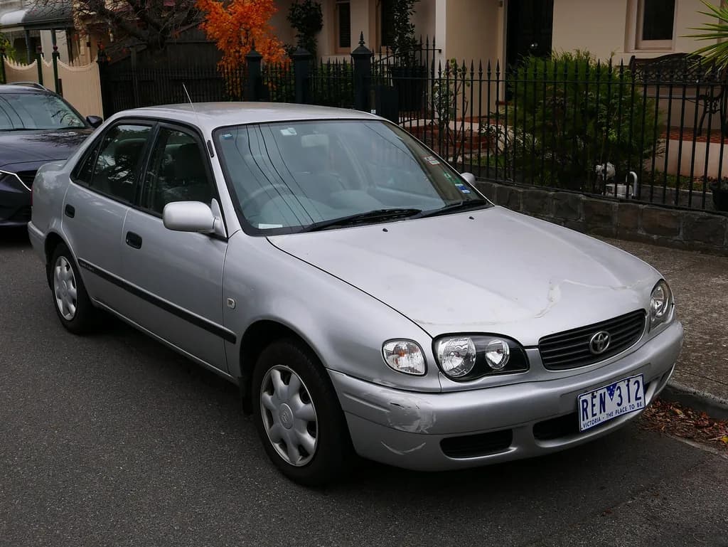 Toyota Corolla 2001 | OSX | Public domain | commons.wikimedia.org