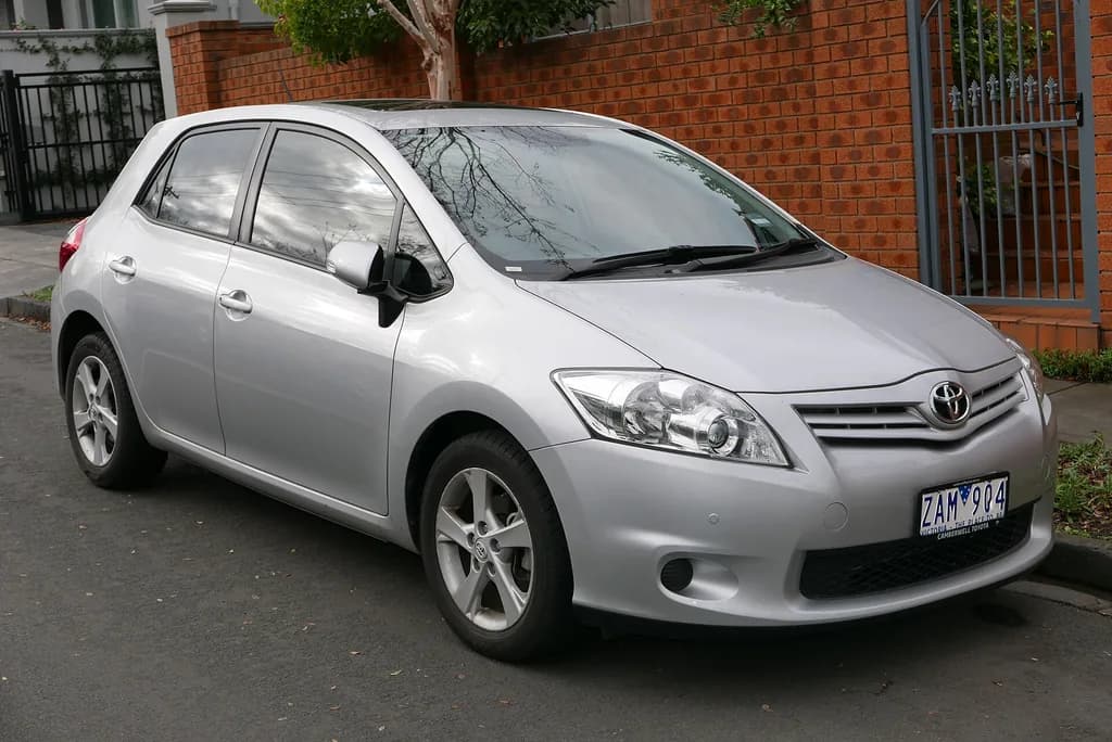 Toyota Corolla 2011 | OSX | Public domain | commons.wikimedia.org