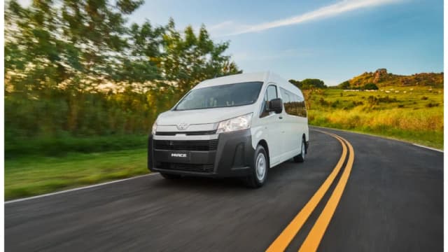 2027 Toyota Hiace Furgão Dx 2.8 TDI Aut