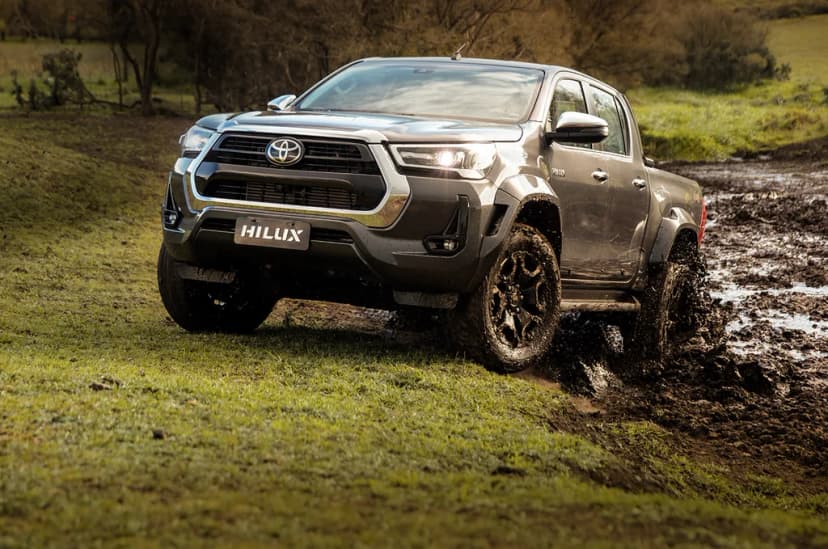 2027 Toyota Hilux CD Srx Plus 4x4 2.8 TDI Die. Aut