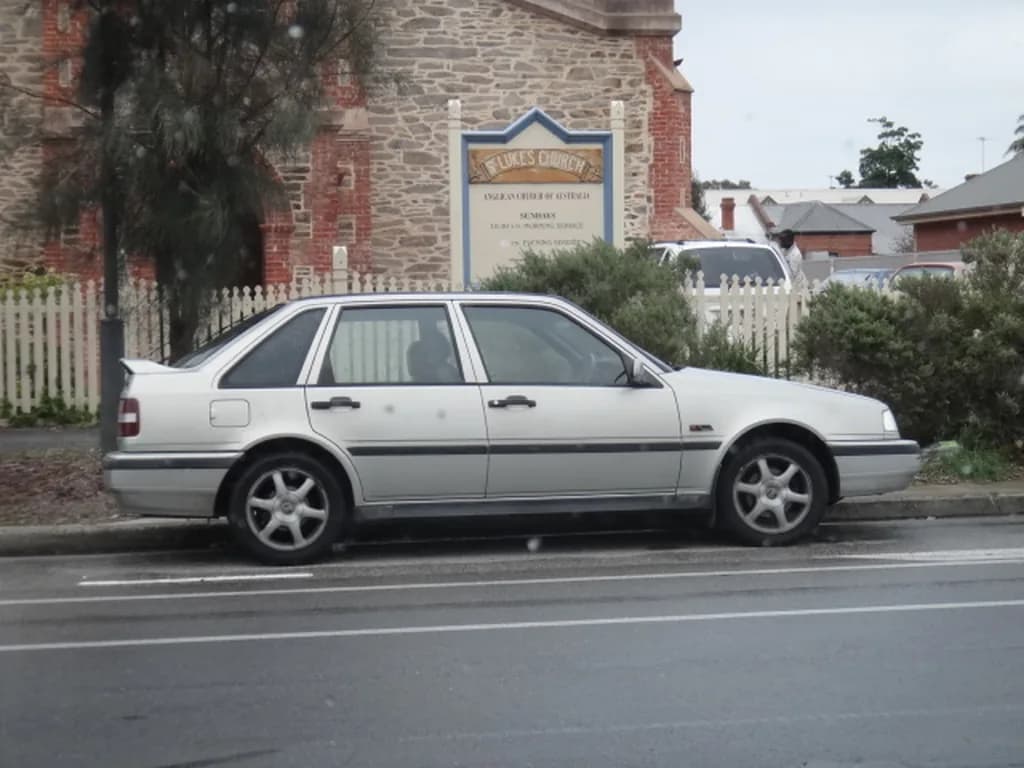Volvo 440 1993