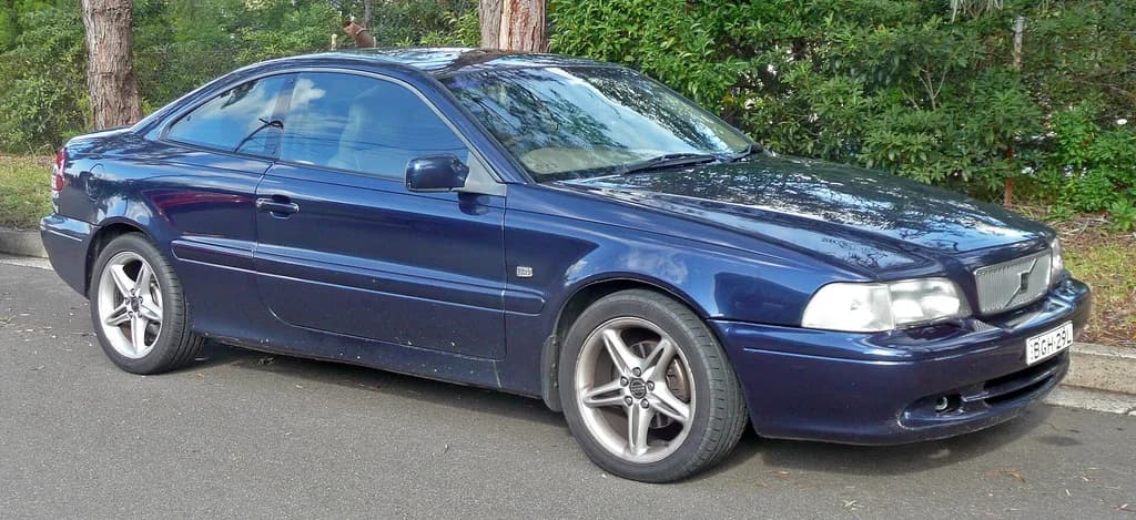 Volvo C70 1999 | OSX | Public domain | commons.wikimedia.org