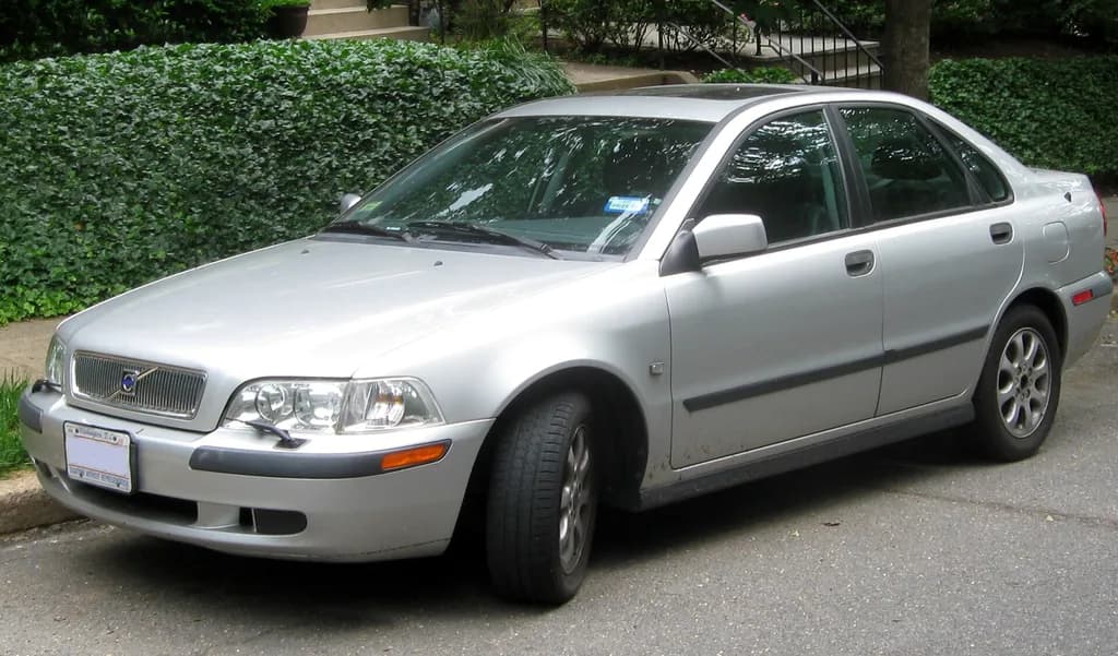 Volvo S40 2000 | IFCAR | Public domain | commons.wikimedia.org