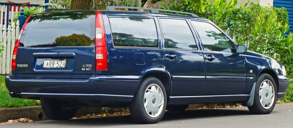 Volvo V70 2000 | OSX | Public domain | commons.wikimedia.org